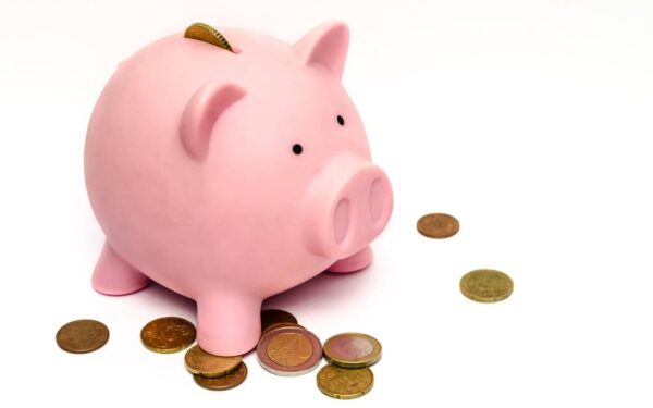Como economizar dinheiro: confira 10 dicas para poupar grana, mês a mês